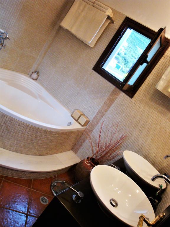 Skroponeria Waterfront Mediterranean Villa מראה חיצוני תמונה