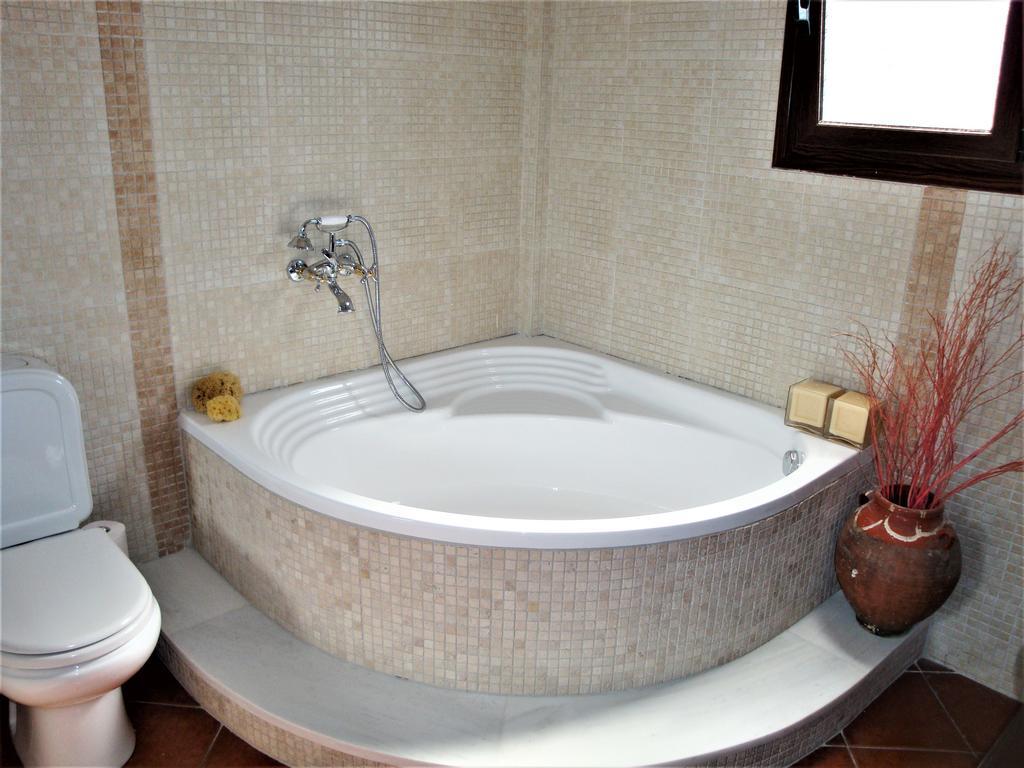 Skroponeria Waterfront Mediterranean Villa מראה חיצוני תמונה