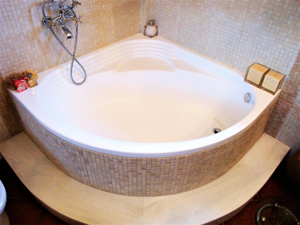 Skroponeria Waterfront Mediterranean Villa מראה חיצוני תמונה